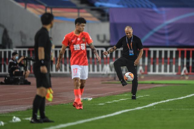 赵剑波击败孟凡雨 登顶独牙传奇中式九球青岛精英赛